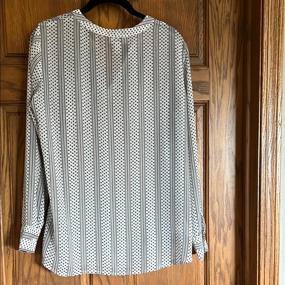 LOFT Whote Black Long Sleeve Blouse - Picture 3 of 6